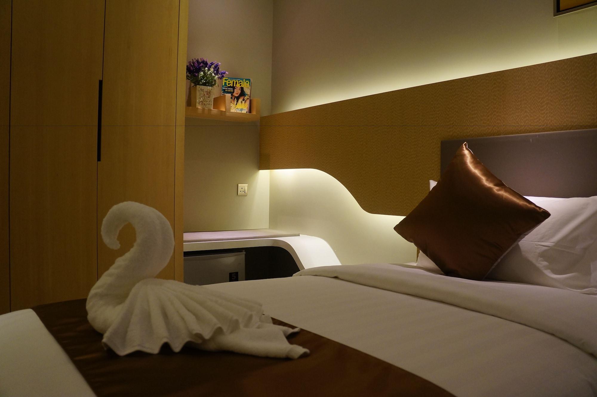 Greens Hotel & Suites Бинтулу Экстерьер фото