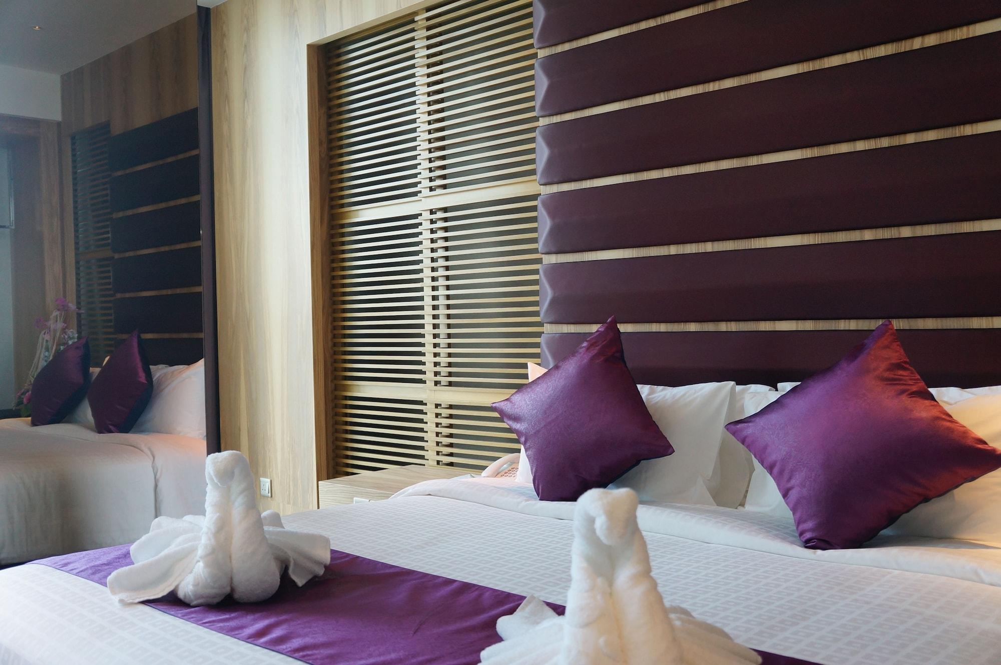 Greens Hotel & Suites Бинтулу Экстерьер фото
