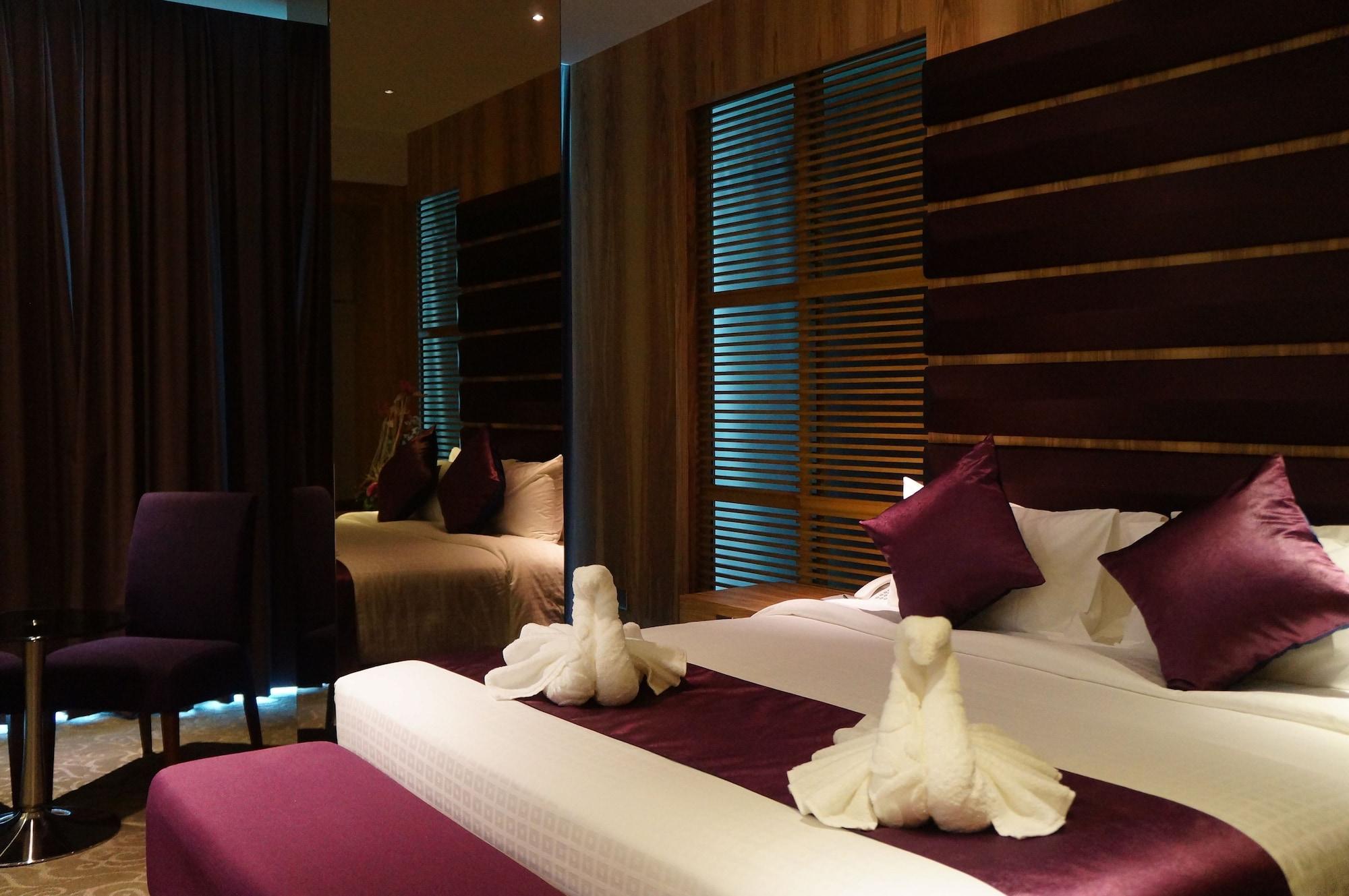 Greens Hotel & Suites Бинтулу Экстерьер фото