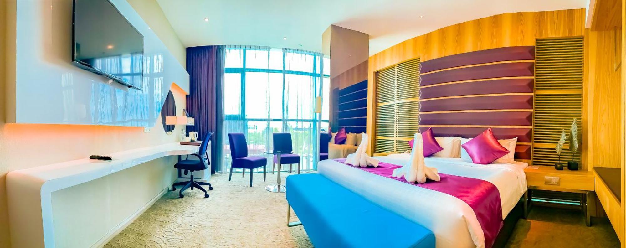 Greens Hotel & Suites Бинтулу Экстерьер фото