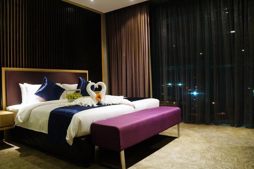 Greens Hotel & Suites Бинтулу Экстерьер фото