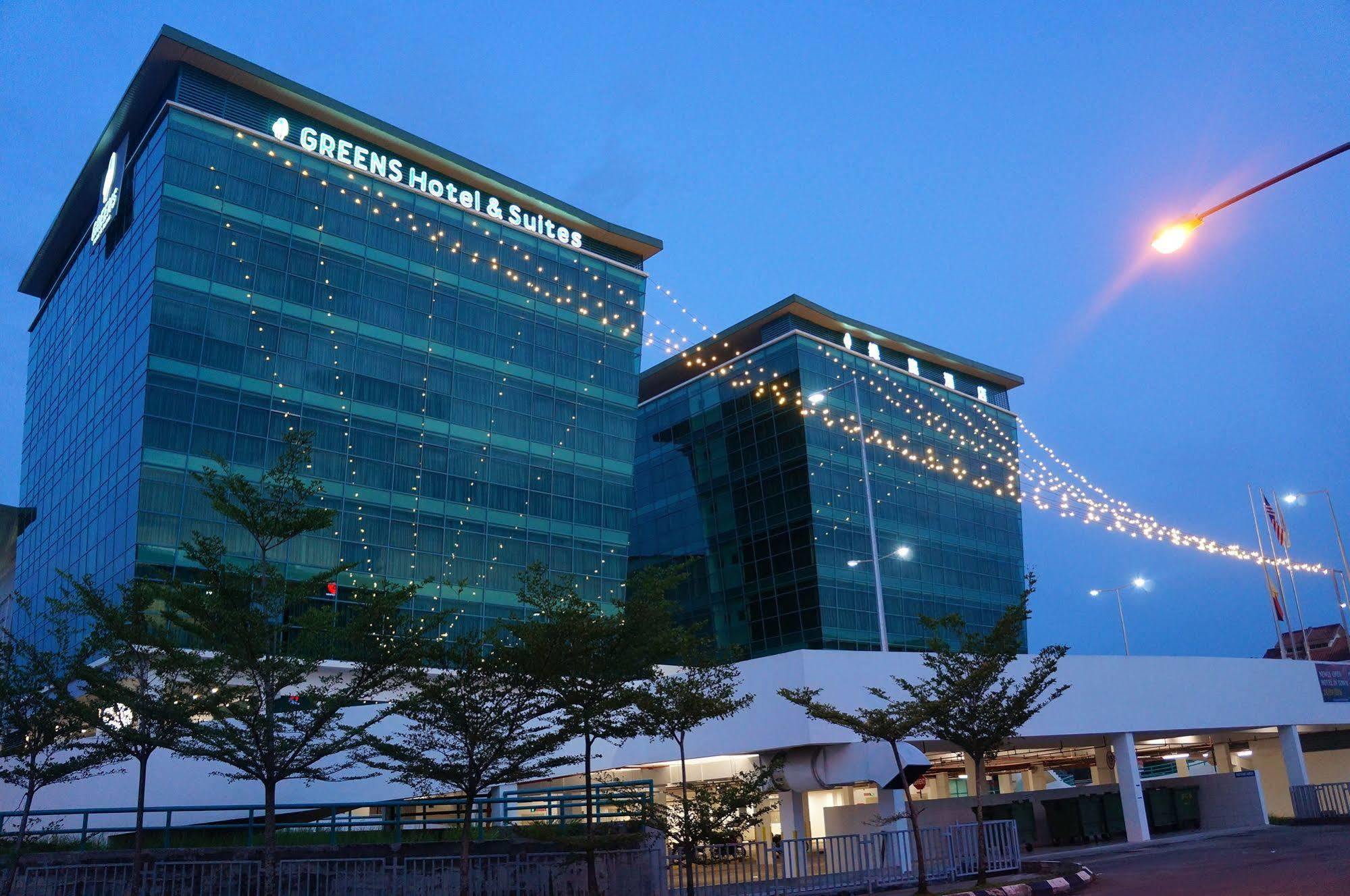 Greens Hotel & Suites Бинтулу Экстерьер фото