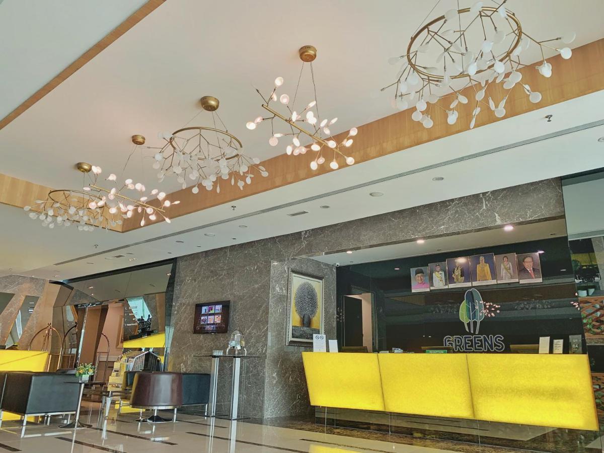 Greens Hotel & Suites Бинтулу Экстерьер фото