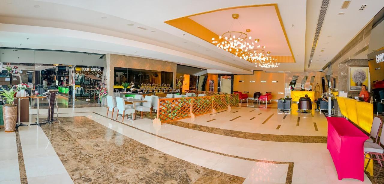 Greens Hotel & Suites Бинтулу Экстерьер фото