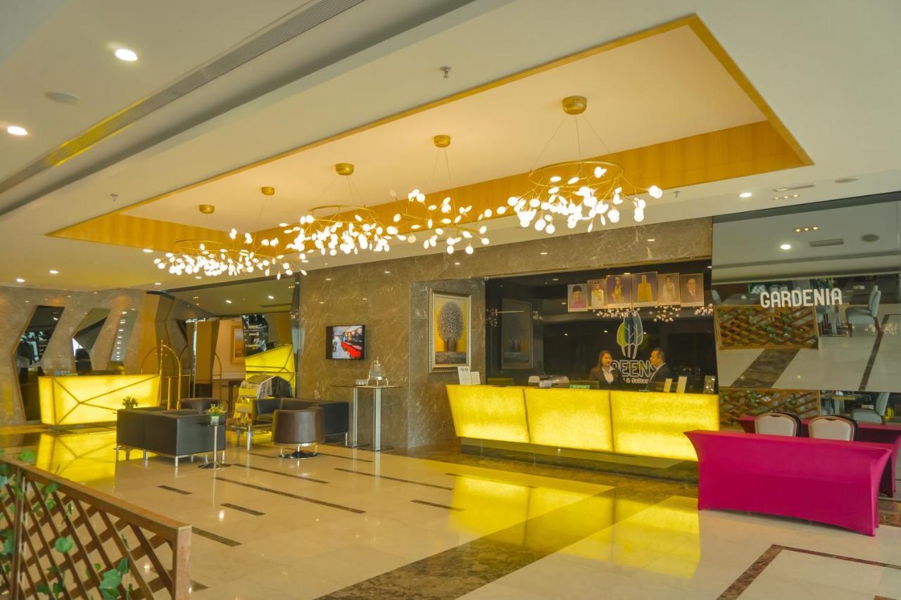 Greens Hotel & Suites Бинтулу Экстерьер фото